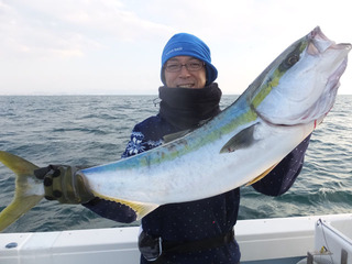 201222-1ブリ堀尾さん.jpg